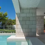 Toma By Guide Villa *