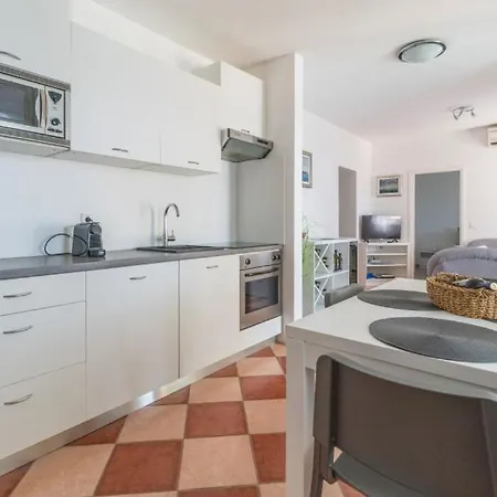 Toma By Guide Villa *